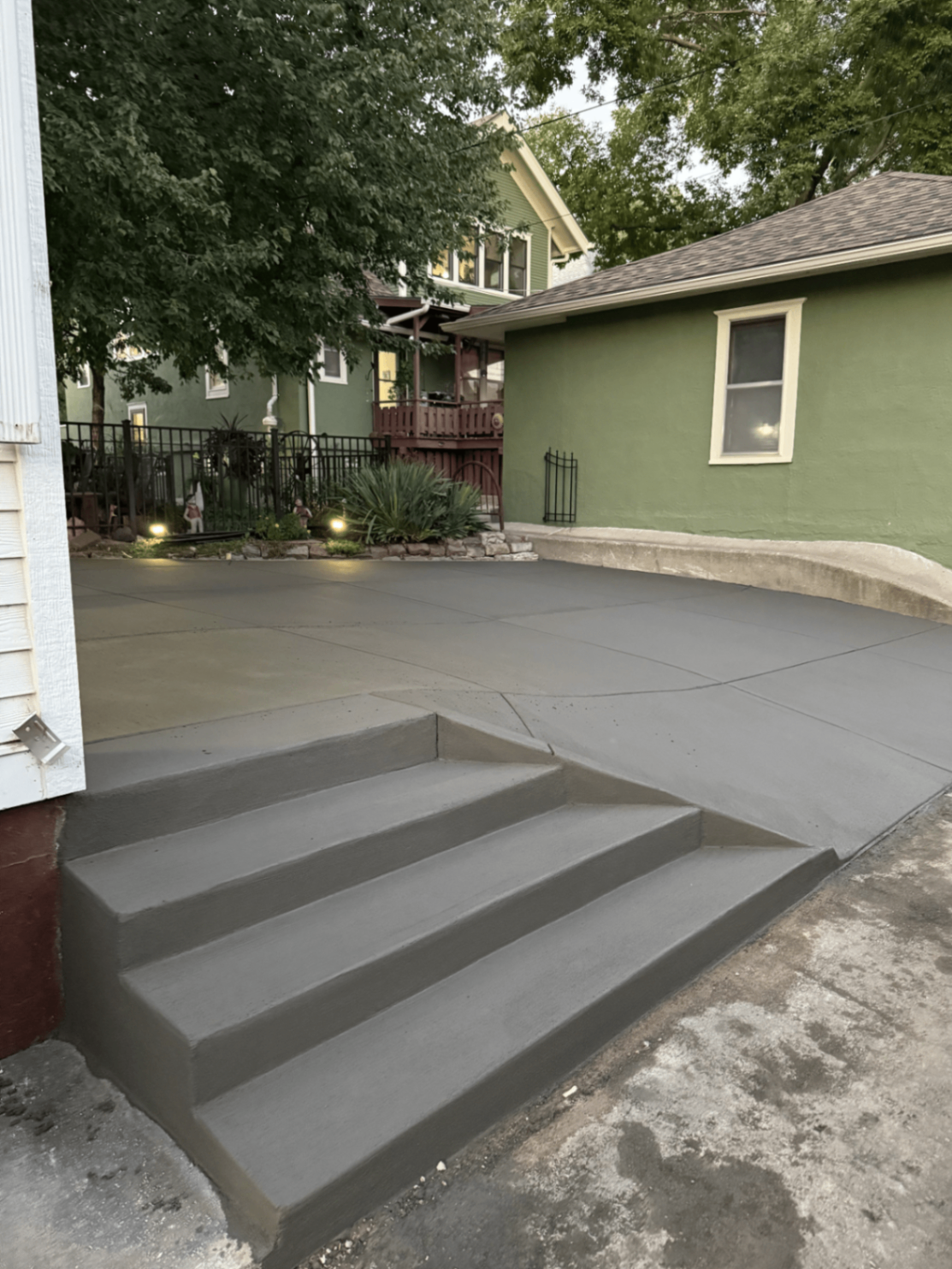 Courtyard Steps & Slab